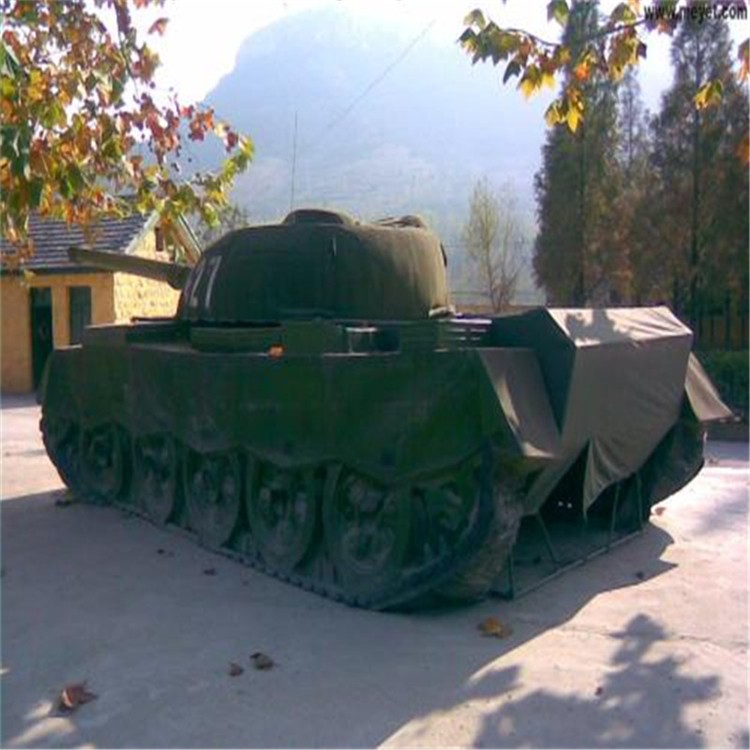 卢龙大型充气坦克